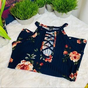 Beautiful floral tank 🌿